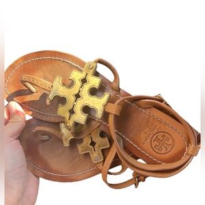 Tory Burch
Leather T-Strap Sandals
Women's Size: 6.5